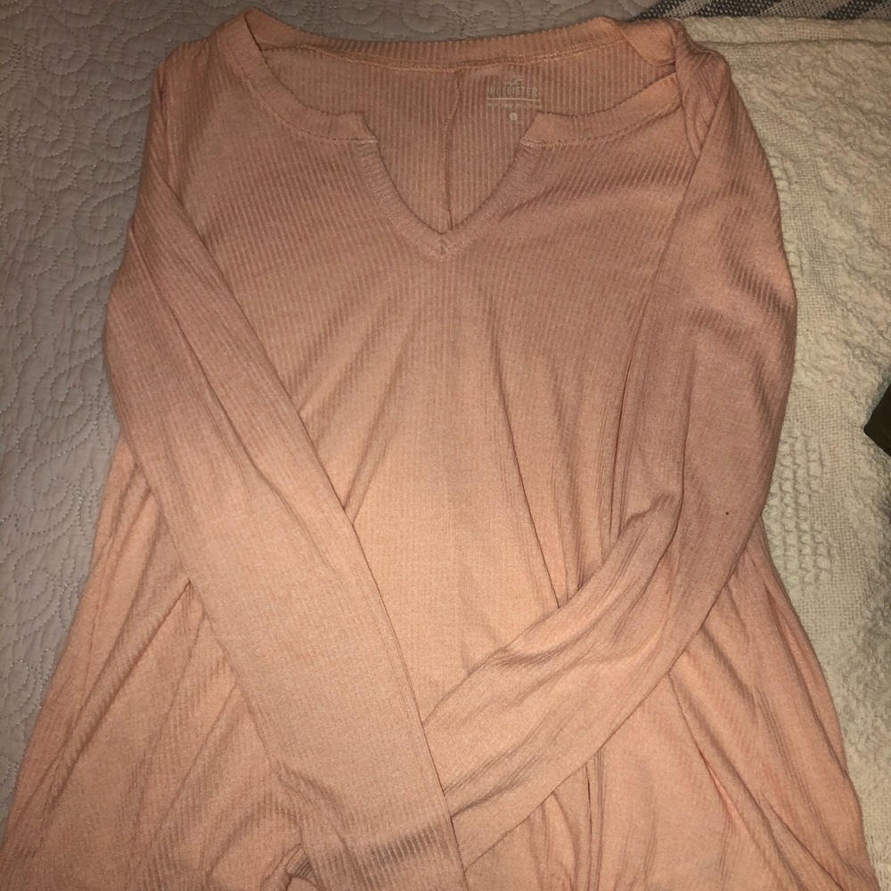 Hollister women’s long sleeve- AMAZING condition
